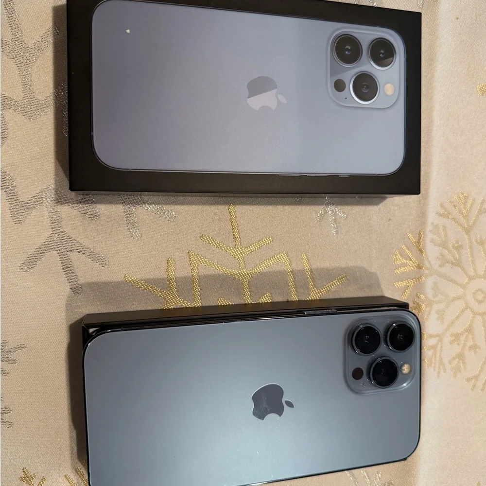 Apple iPhone - Sierra Blue